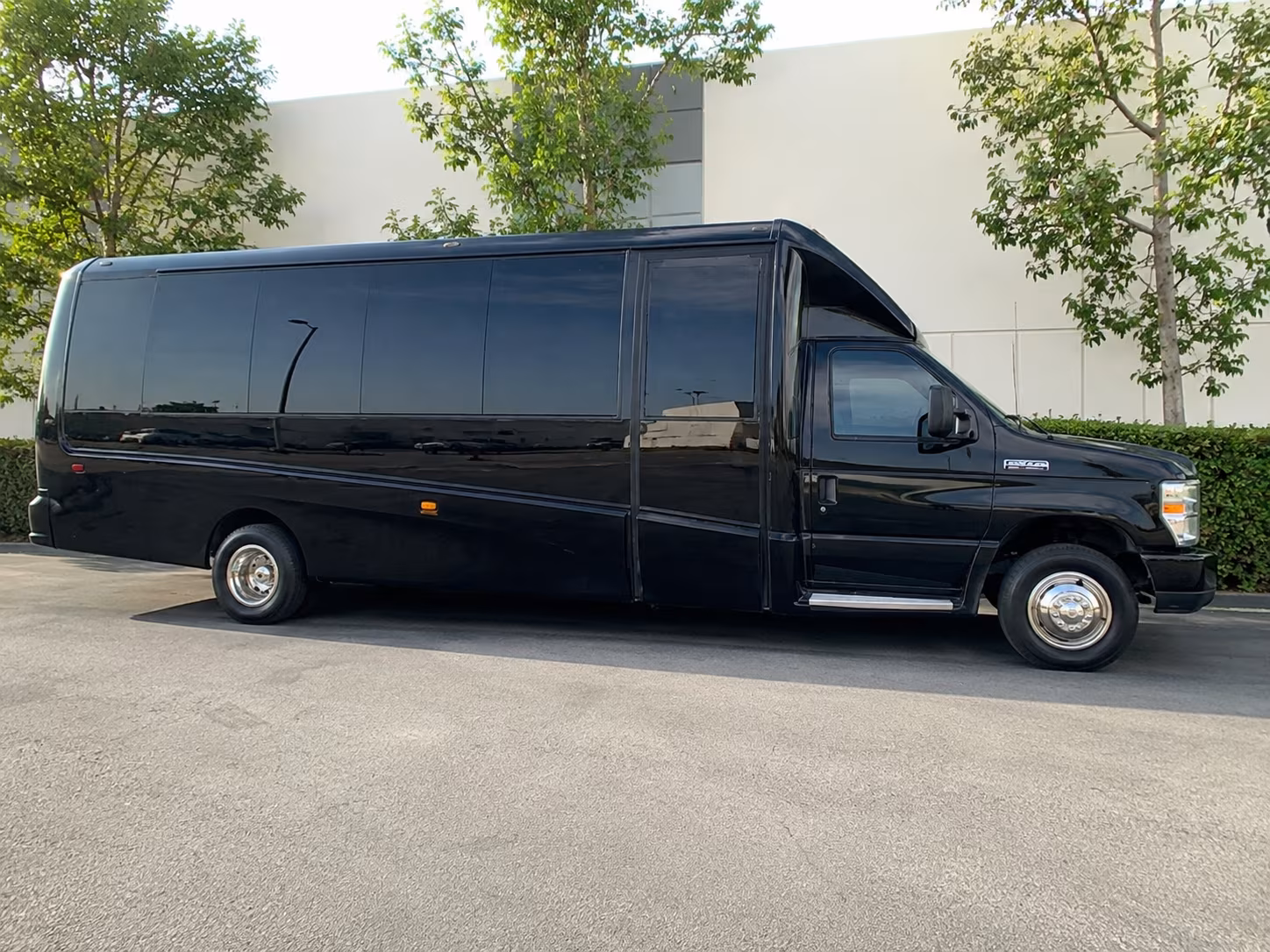 guest shuttles to san antonio winery ontario tasting room gift shop and wedding venues around ontario