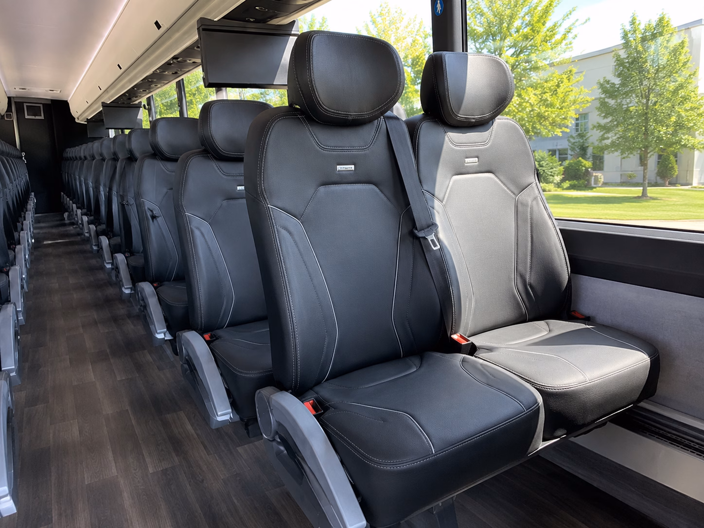 Ontario Wine Tour & Brewery Transportation